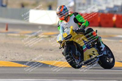 media/Dec-18-2022-SoCal Trackdays (Sun) [[8099a50955]]/Turn 2 (950am)/